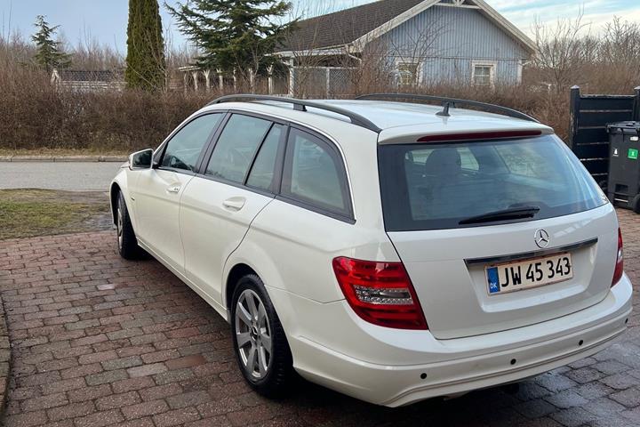 Hvid Mercedes C-Klasse fra 2012