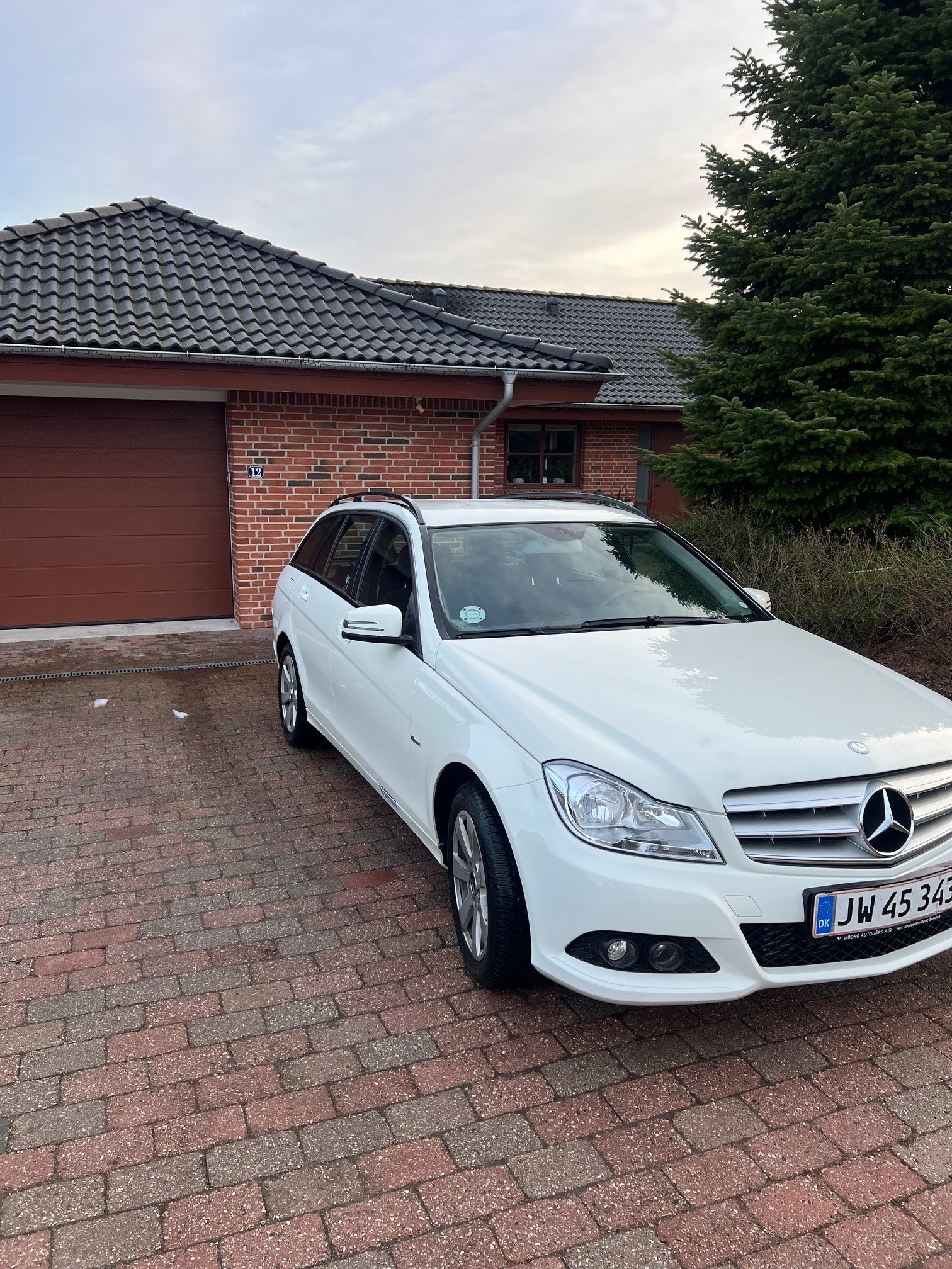 Hvid Mercedes C-Klasse fra 2012