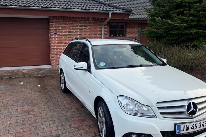 Hvid Mercedes C-Klasse fra 2012
