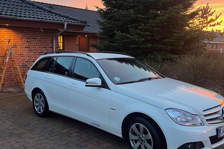 Hvid Mercedes C-Klasse fra 2012
