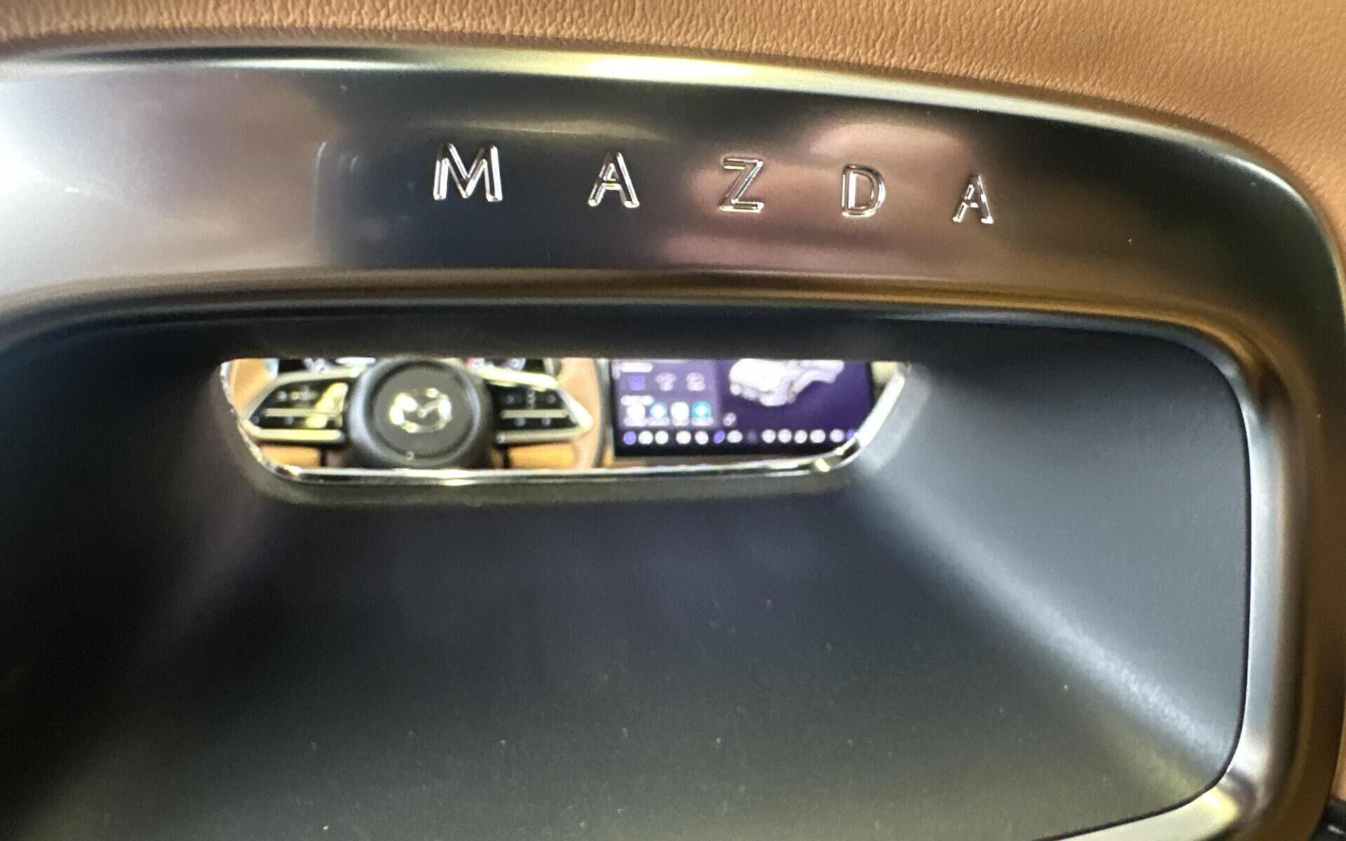 Grå Mazda 6e fra 2025