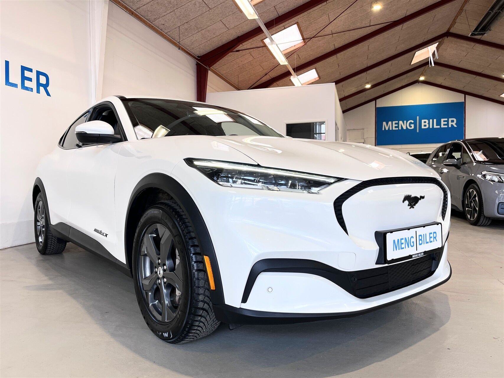 Hvid Ford Mustang Mach-E fra 2022