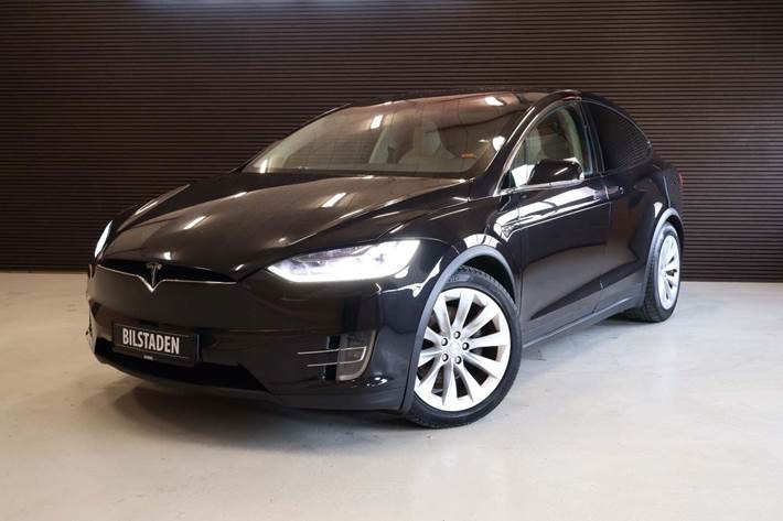 Sort Tesla Model X fra 2017