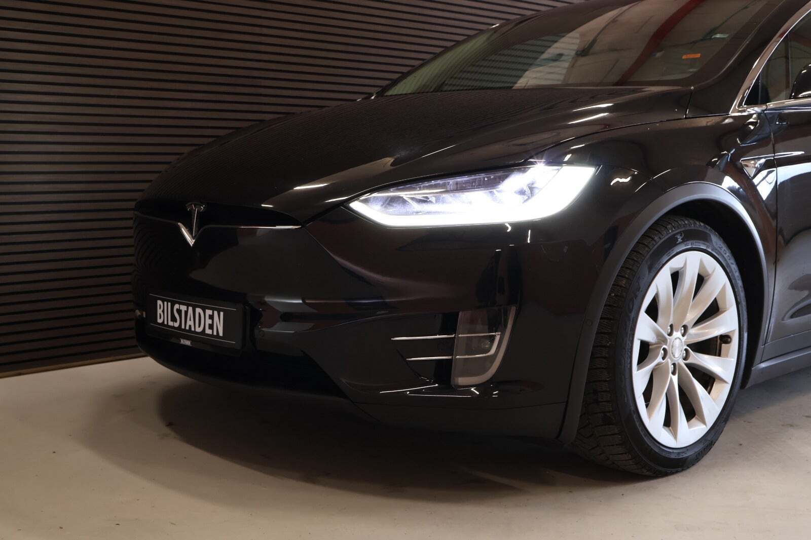 Tesla Model X 75D