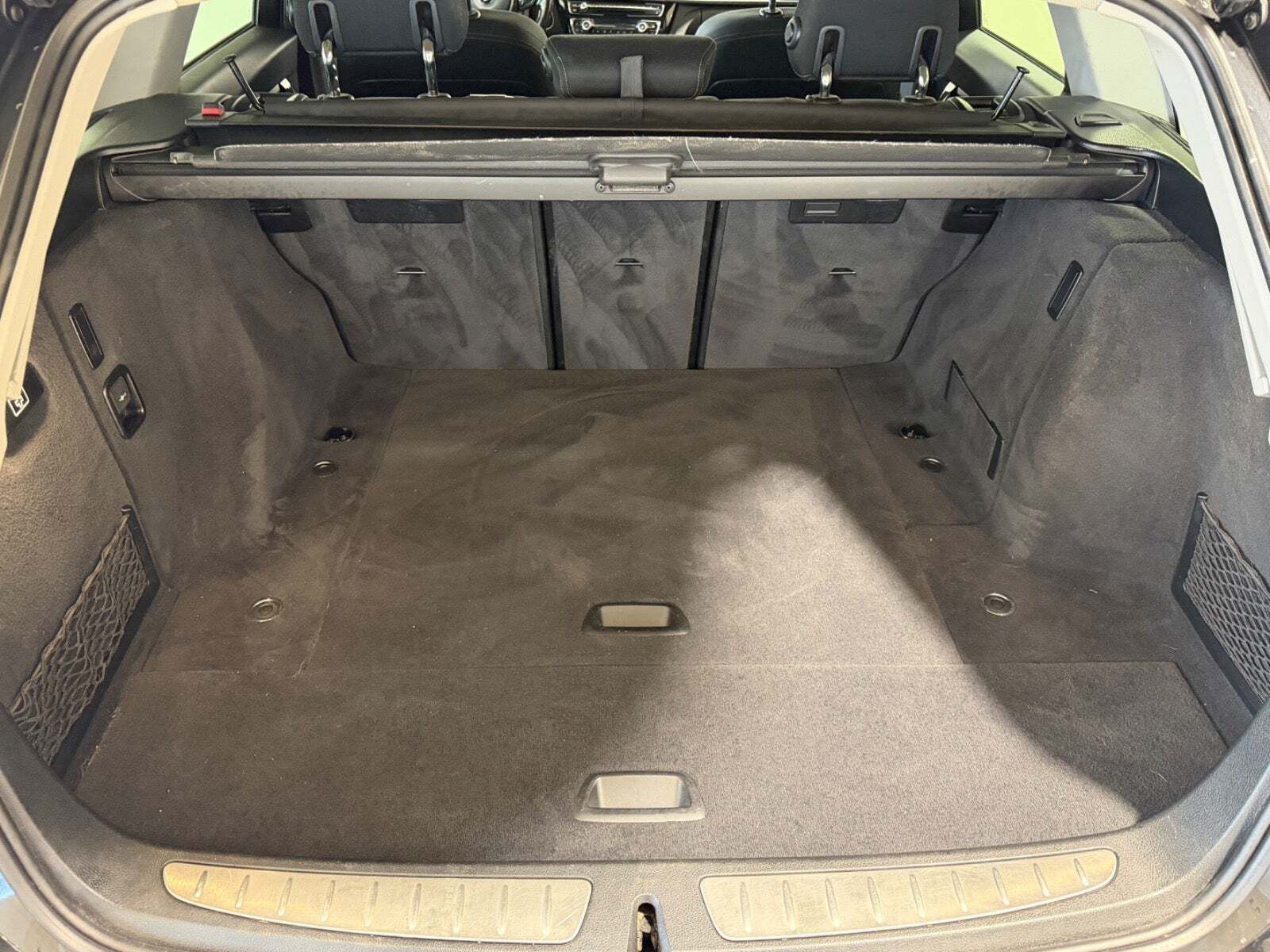 Sort BMW 320d fra 2016