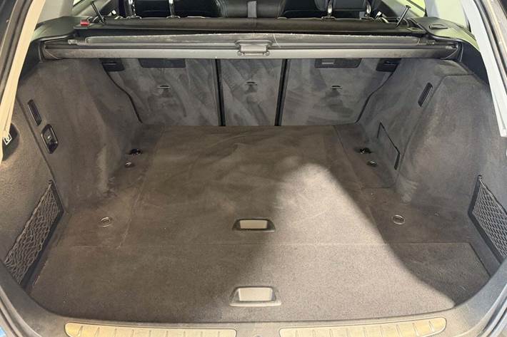 Sort BMW 320d fra 2016