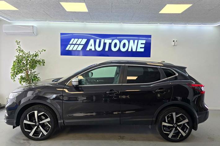 Sort Nissan Qashqai fra 2018