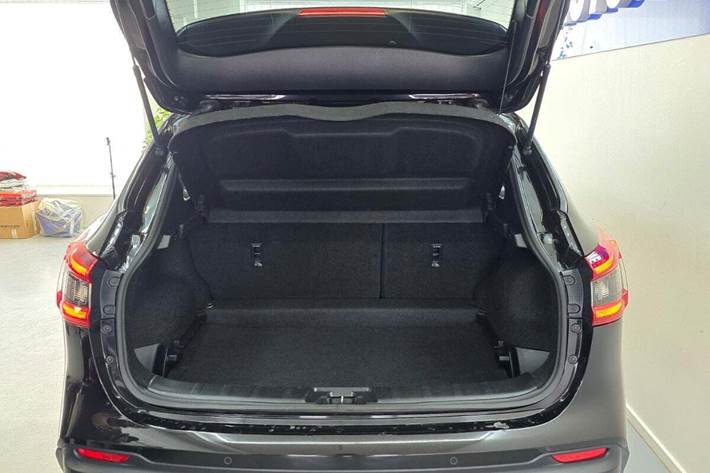 Sort Nissan Qashqai fra 2018