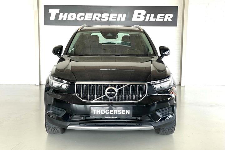 Sort Volvo XC40 fra 2022