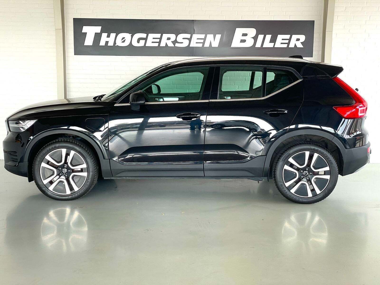 Sort Volvo XC40 fra 2022
