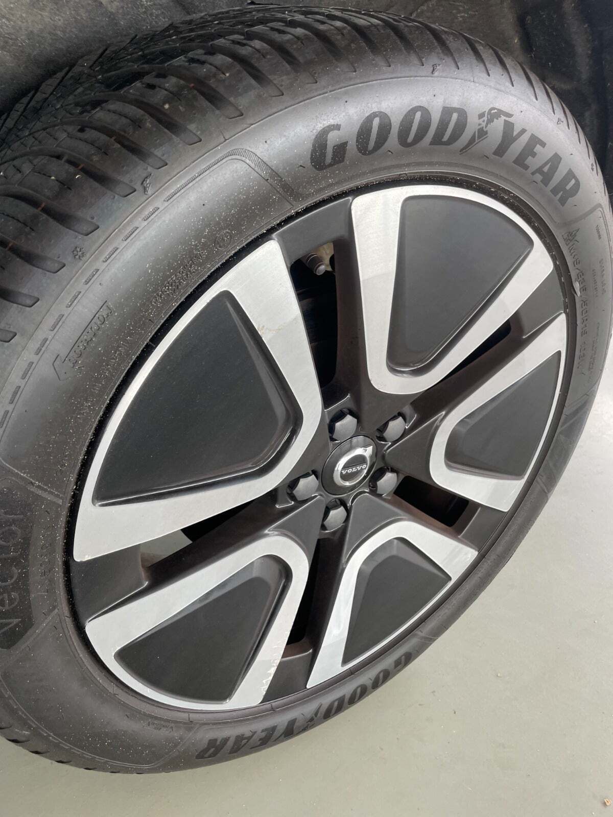 Sort Volvo XC40 fra 2022