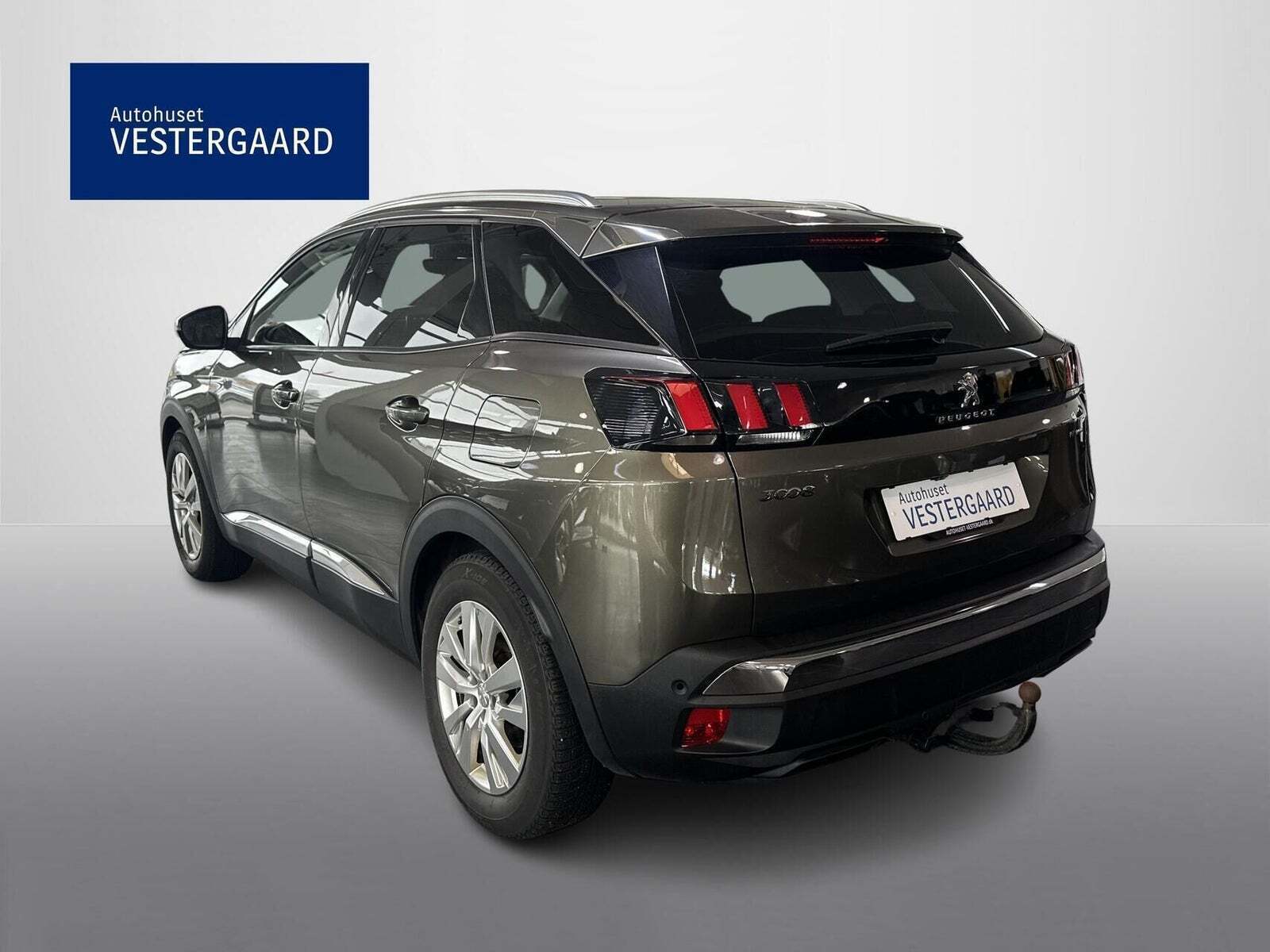Grå Peugeot 3008 fra 2020
