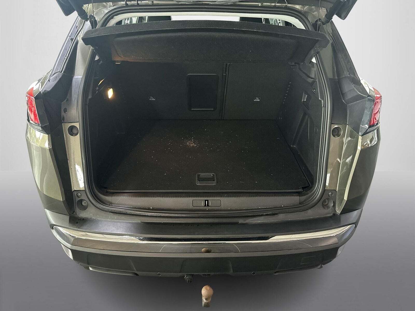 Grå Peugeot 3008 fra 2020