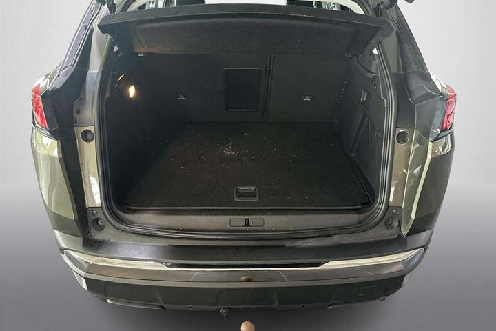 Grå Peugeot 3008 fra 2020