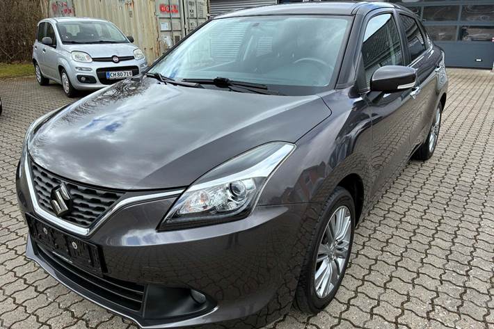 Grå Suzuki Baleno fra 2016