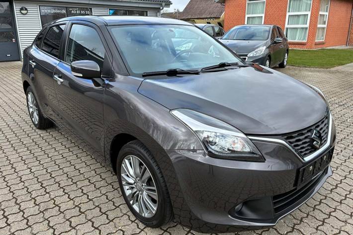 Grå Suzuki Baleno fra 2016