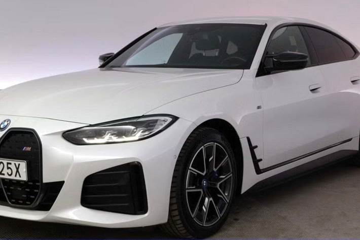 Hvid BMW i4 fra 2022