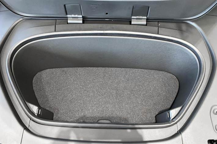 Grå Volvo EC40 fra 2025