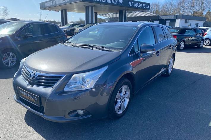 Sort Toyota Avensis fra 2009