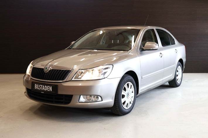 Beige Skoda Octavia fra 2010