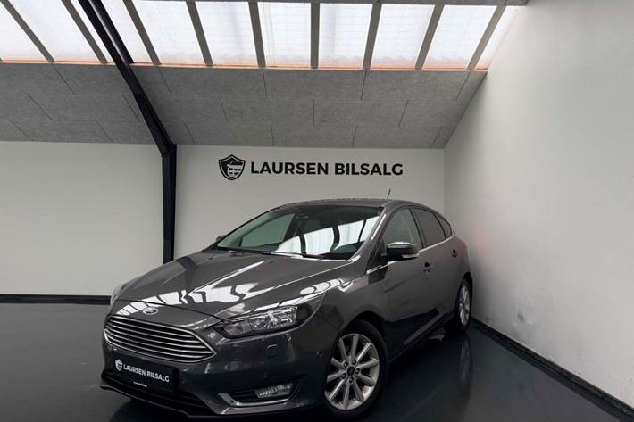 Grå Ford Focus fra 2017