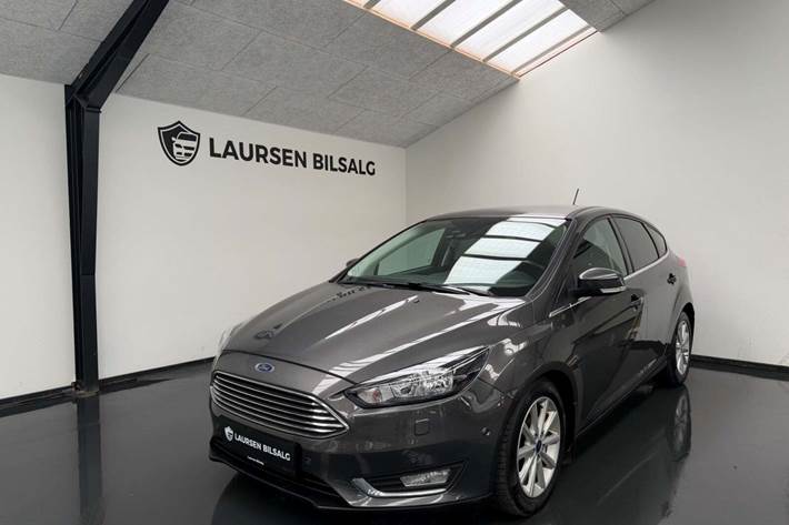 Grå Ford Focus fra 2017
