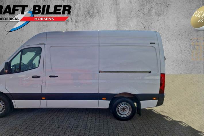 Hvid Mercedes Sprinter 317 fra 2021