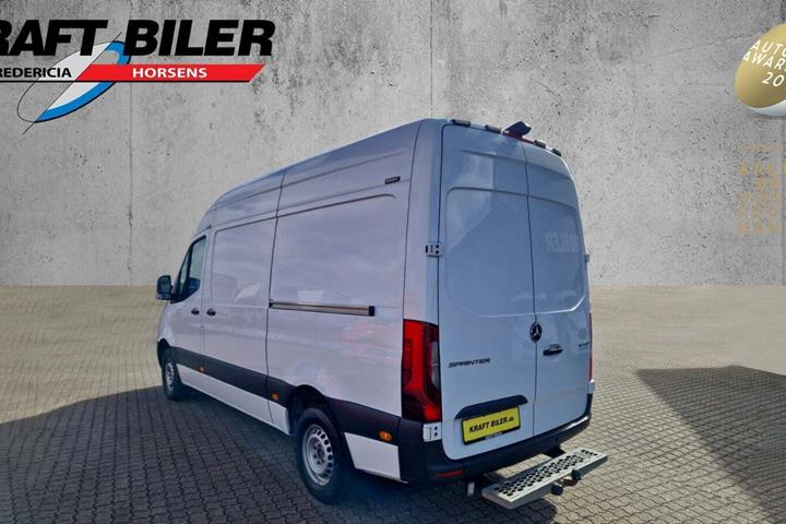 Hvid Mercedes Sprinter 317 fra 2021