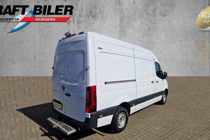 Hvid Mercedes Sprinter 317 fra 2021