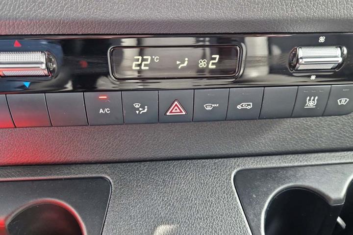 Hvid Mercedes Sprinter 317 fra 2021