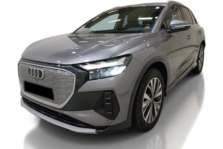 Grå Audi Q4 e-tron fra 2024 set udefra
