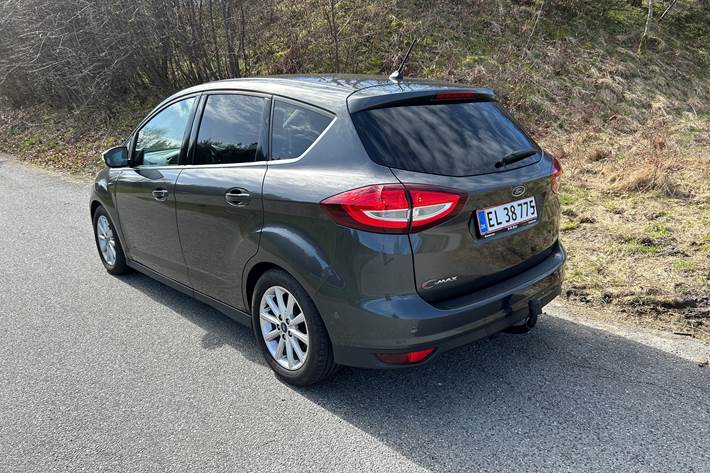 Grå Ford C-MAX fra 2017