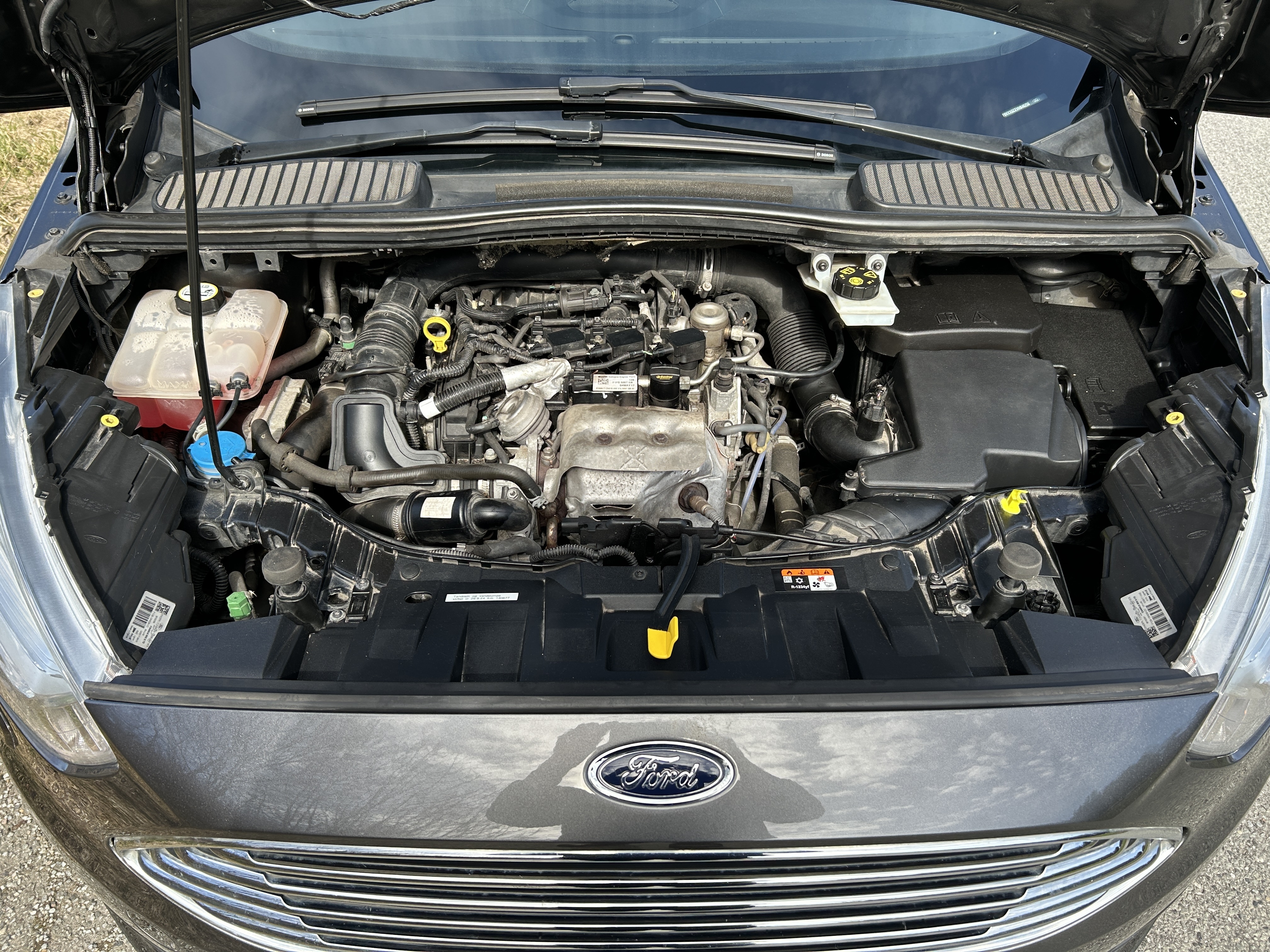 Grå Ford C-MAX fra 2017