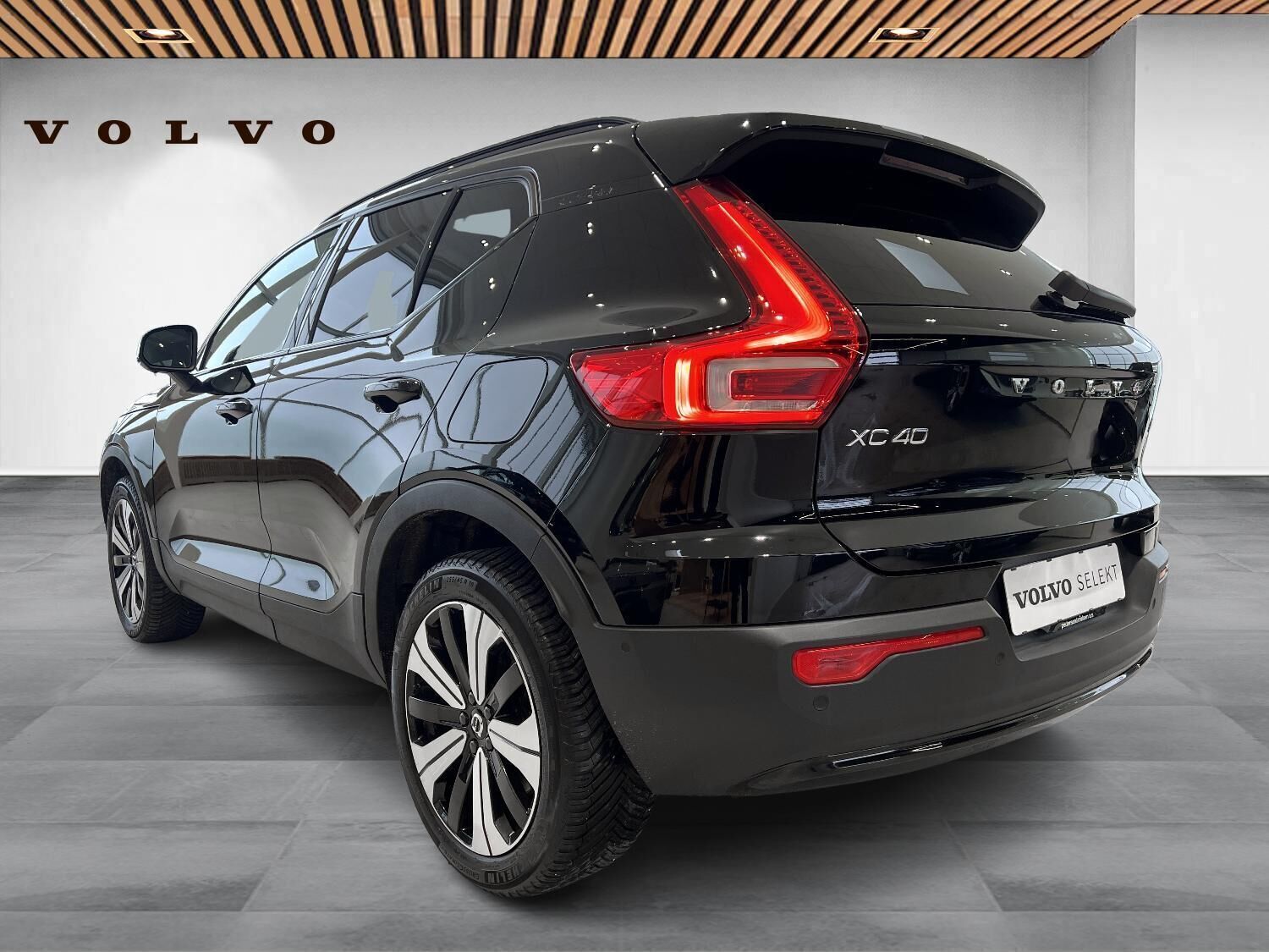Sort Volvo XC40 fra 2022