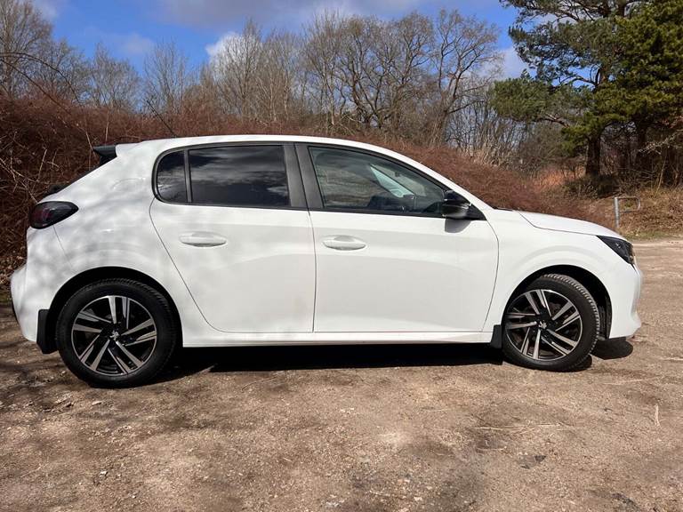 Peugeot 208 1,2 PureTech 75 Black Limited