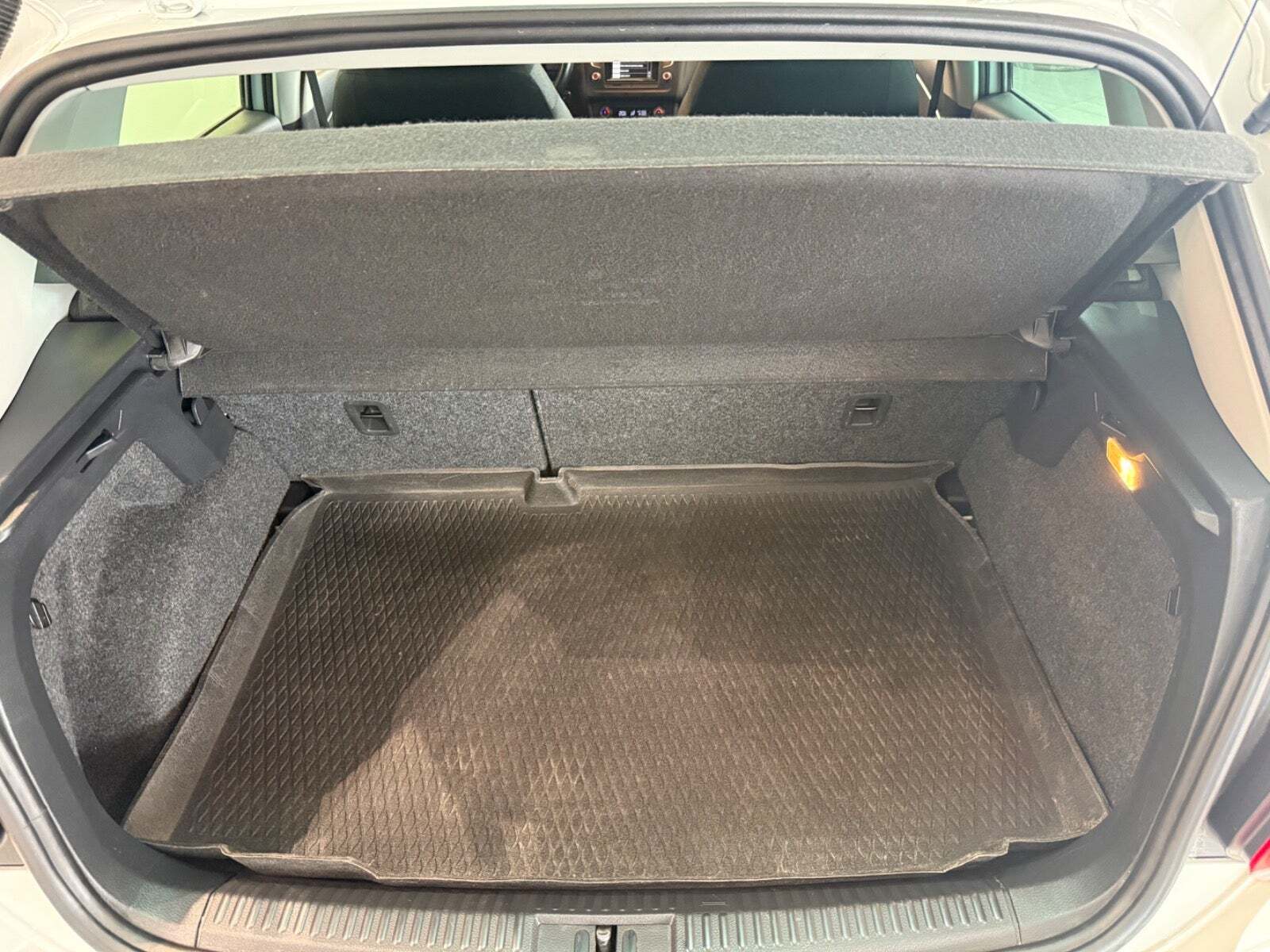 Hvid VW Polo fra 2015