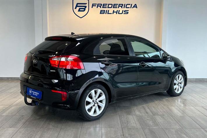 Sort Kia Rio fra 2016