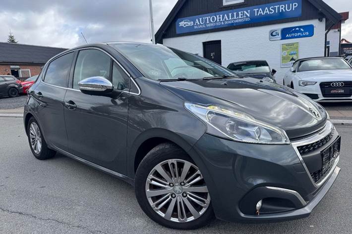 undefined Peugeot 208 fra 2017 set udefra