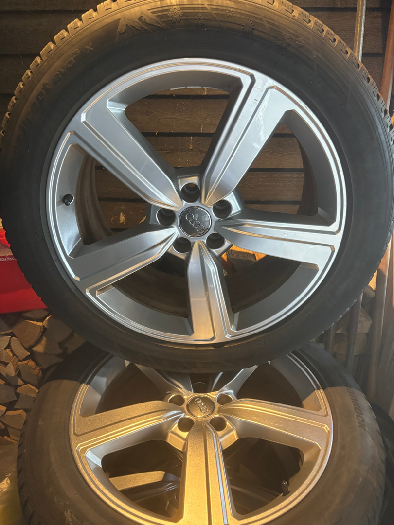 Sort Audi e-tron fra 2020