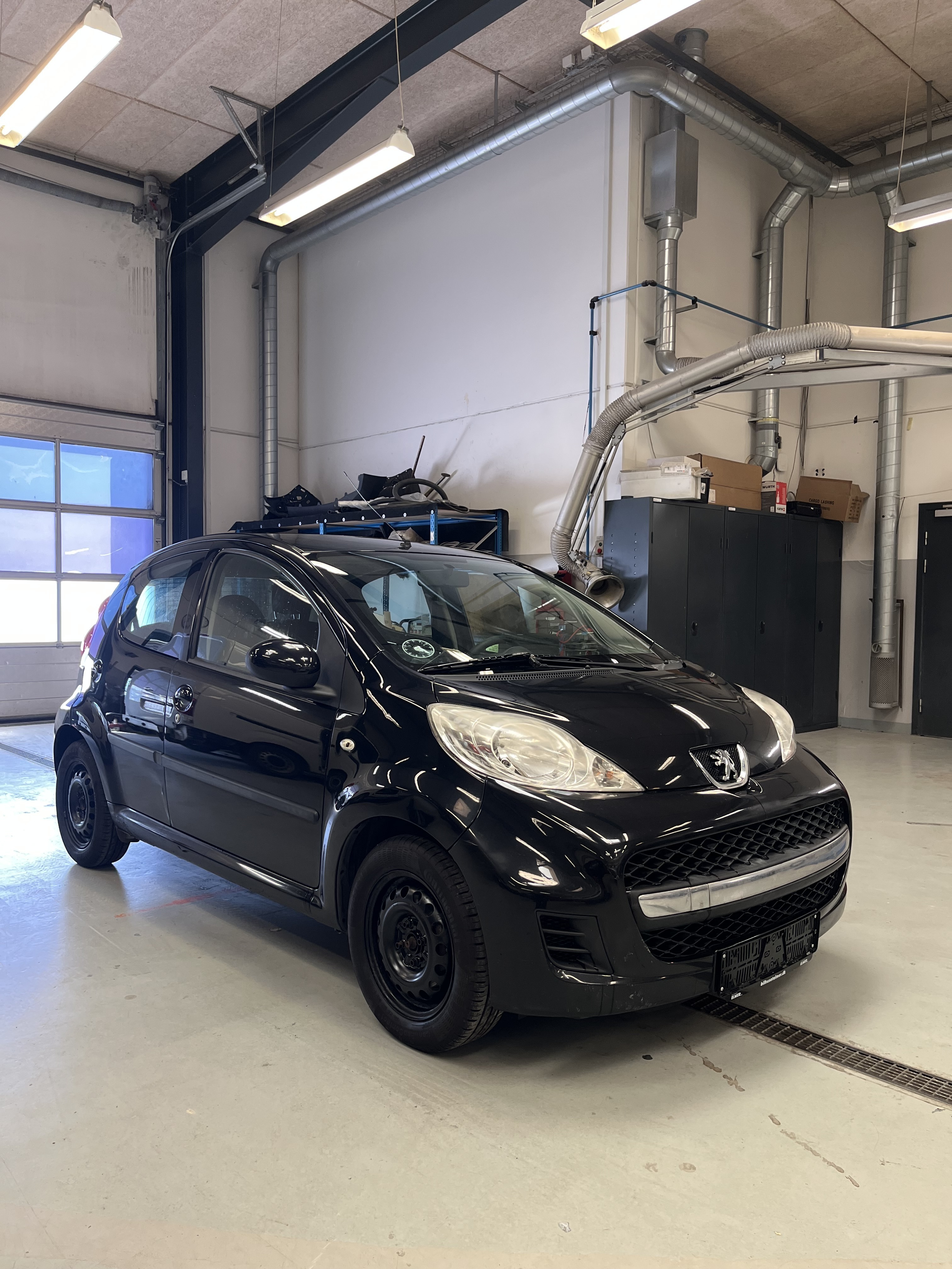 Peugeot 107 1,0 5-D 68 HK