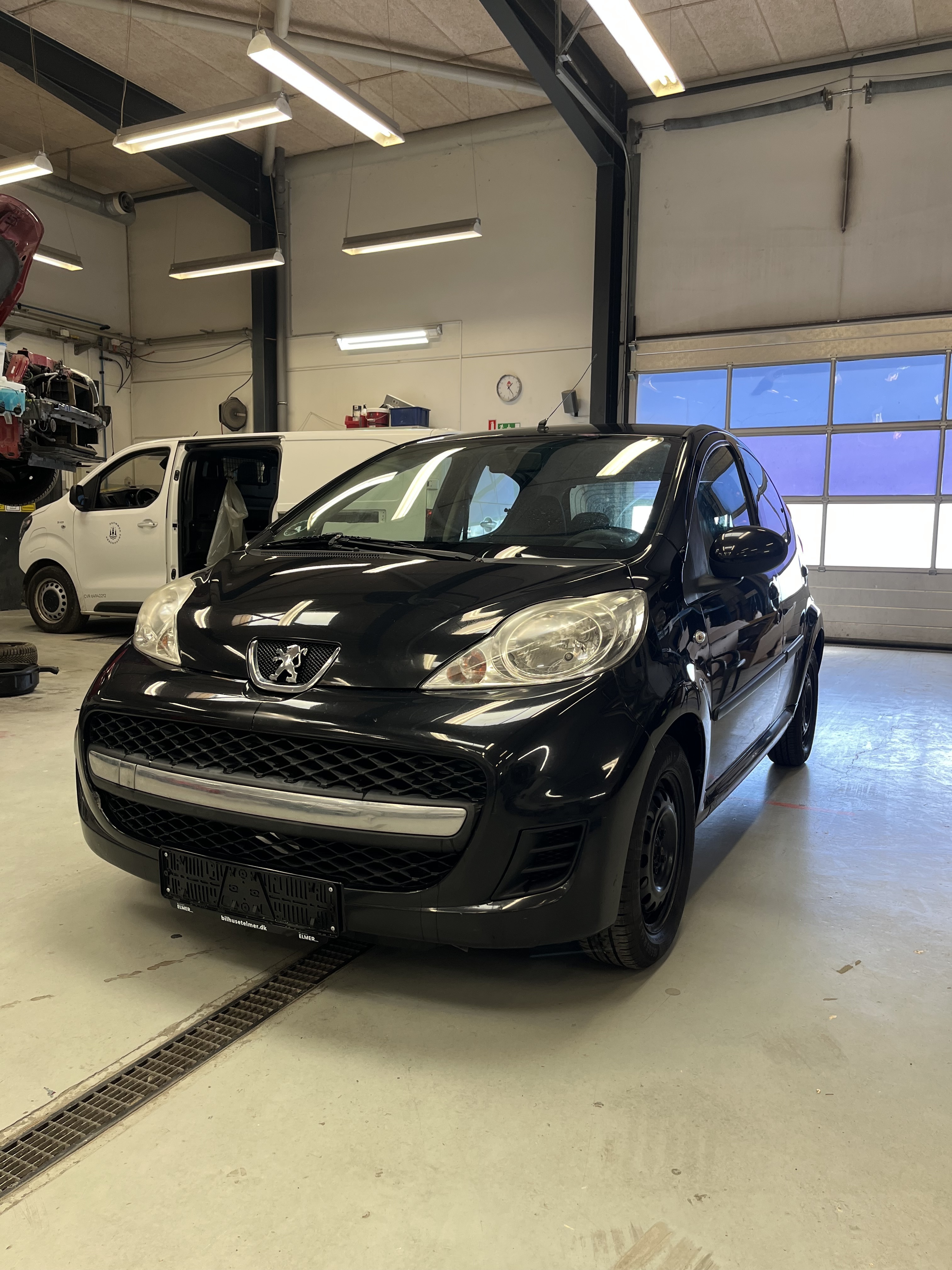 Peugeot 107 1,0 5-D 68 HK