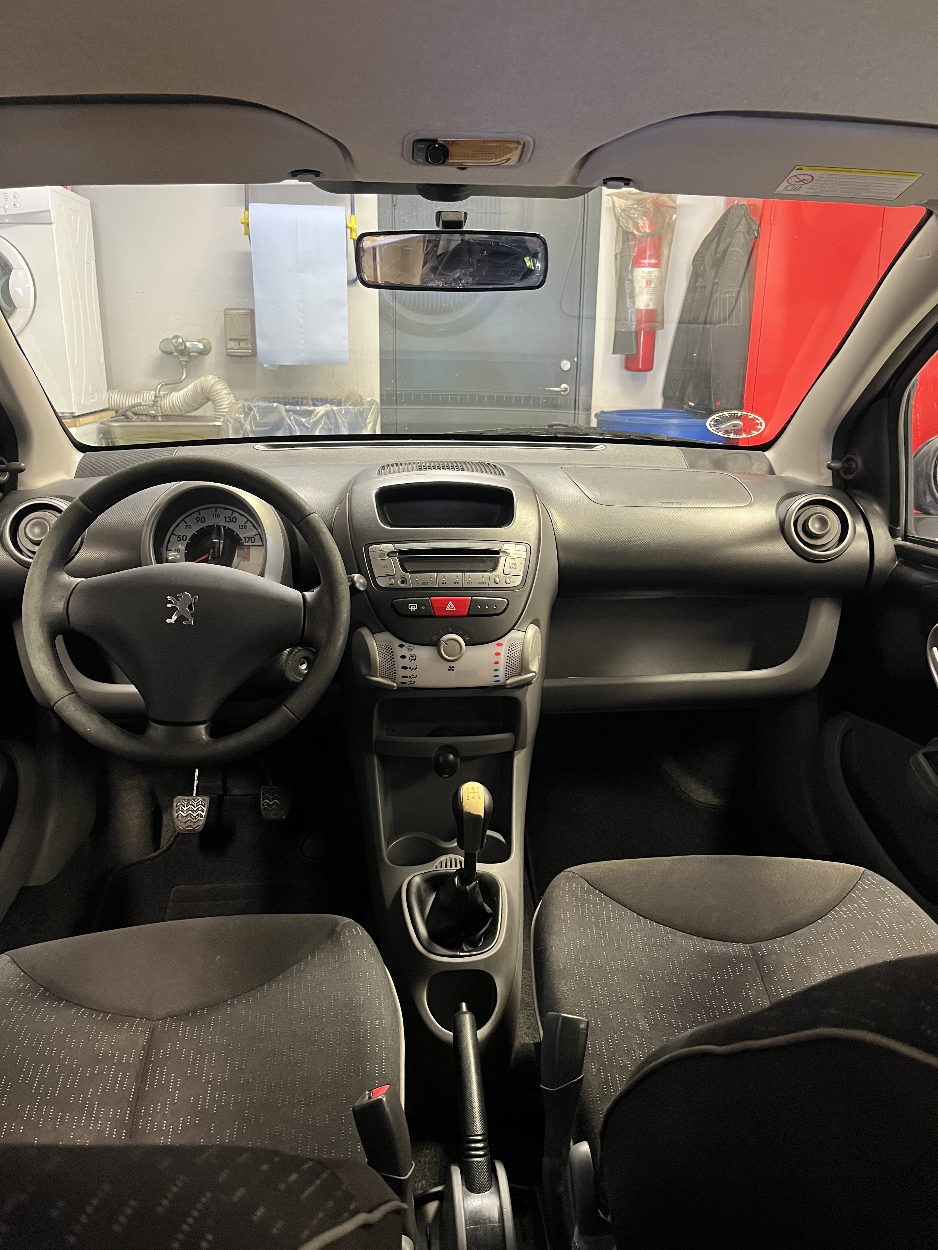 Peugeot 107 1,0 5-D 68 HK