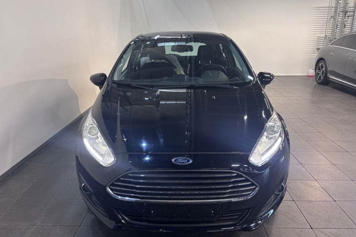 Sort Ford Fiesta fra 2015
