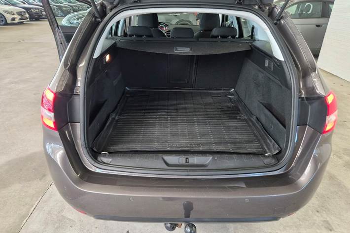 Sort Peugeot 308 fra 2014