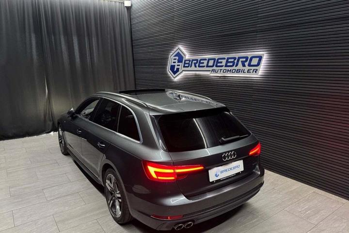 Grå Audi A4 fra 2016