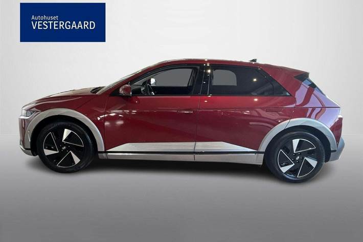 Rød Hyundai Ioniq 5 fra 2025