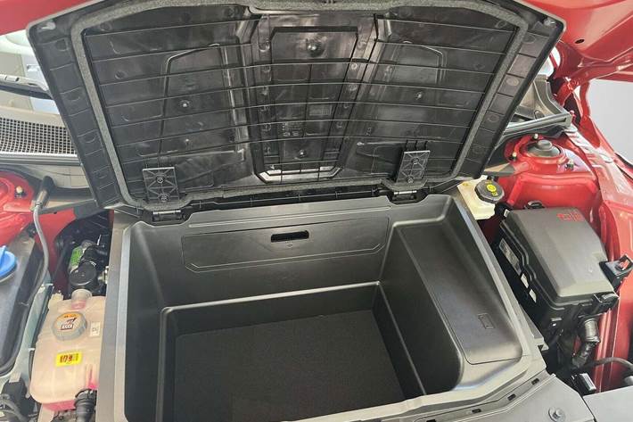 Rød Hyundai Ioniq 5 fra 2025