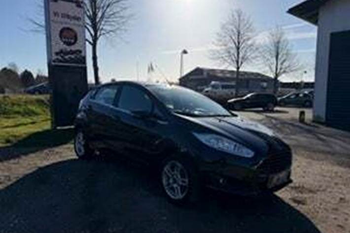 undefined Ford Fiesta fra 2013 set udefra