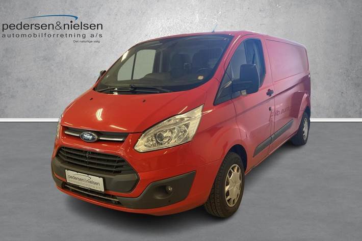 Rød Ford Transit Custom fra 2017 set udefra