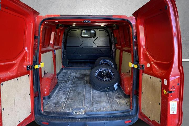 Rød Ford Transit Custom fra 2017